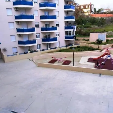 Luciano Apartment